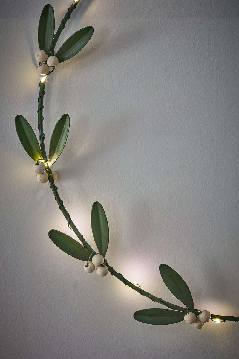 Mistletoe Wreath: Green