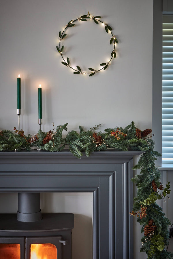 Mistletoe Wreath: Green